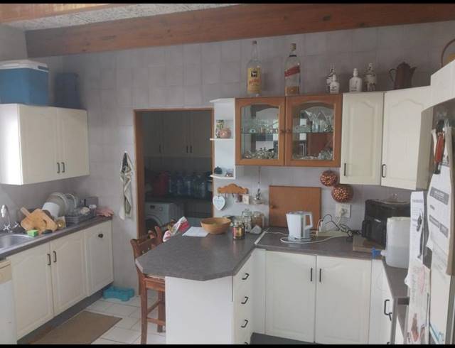 3 BEDROOM HOUSE FOR SALE IN OATLANDS